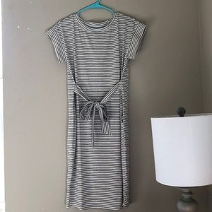 Small Gray/White Striped Tie front Dress w pockets